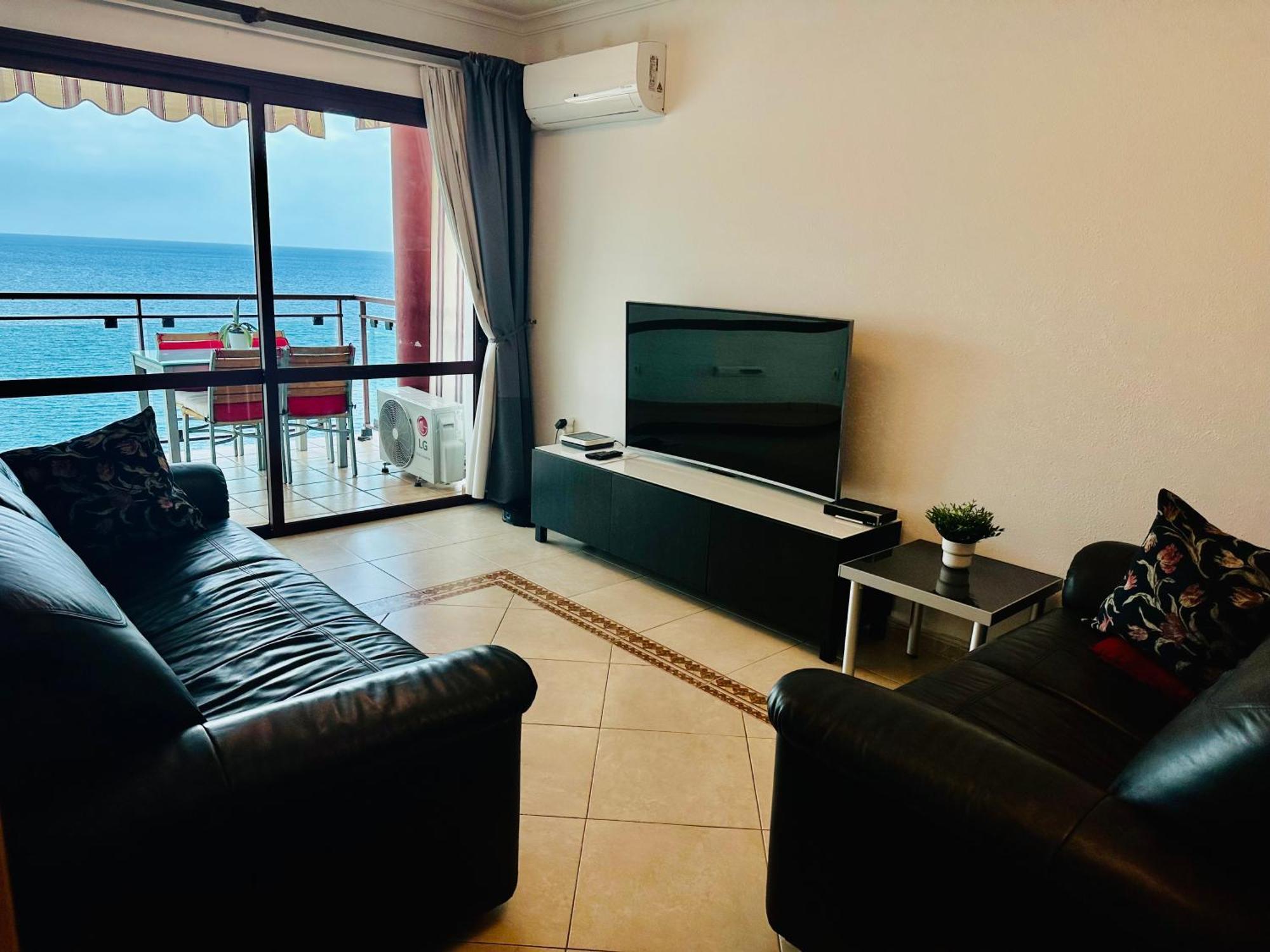 Su Eminencia - Sea View Apartment With Modern Comforts Playa Del Cura  Eksteriør billede